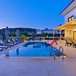 Oludeniz 4 Bedroom Vilă Fethiye