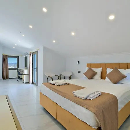 Oludeniz 4 Bedroom 9441 Villa