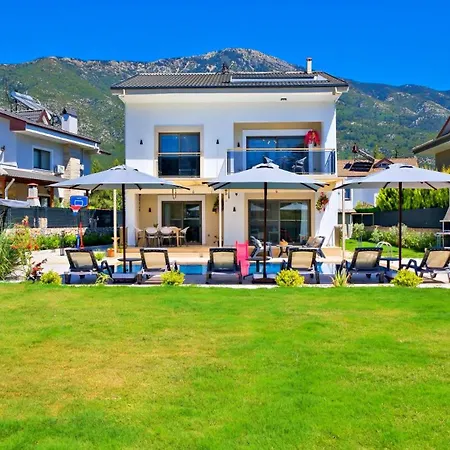 Oludeniz 4 Bedroom 9441 Villa