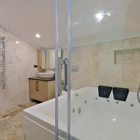 Oludeniz 4 Bedroom Villa Fethiye