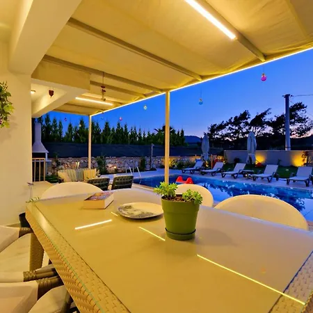 Oludeniz 4 Bedroom 别墅 *