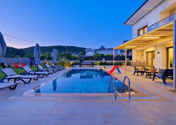 Oludeniz 4 Bedroom 别墅 费特希耶