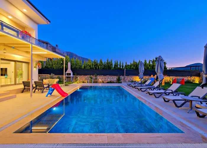 Oludeniz 4 Bedroom 别墅 费特希耶